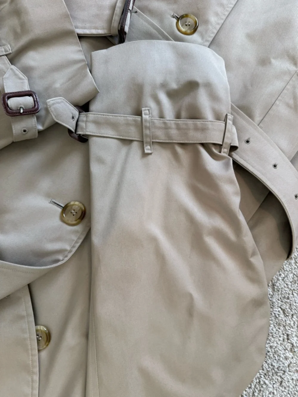 Authenic Vintage Burberry Tan Double-Breasted Trench Coat - Picture 11 of 16